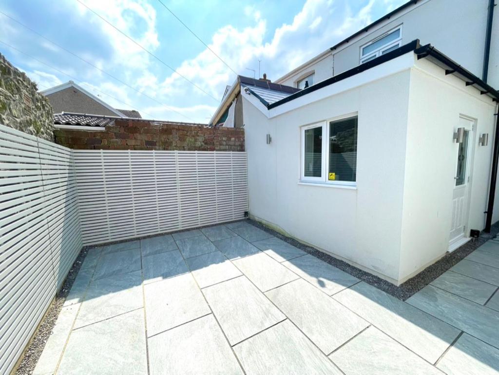 Luxury Porthcawl Large Spacious 2 Bedroom Apt, Garden, Prime Location Bagian luar foto